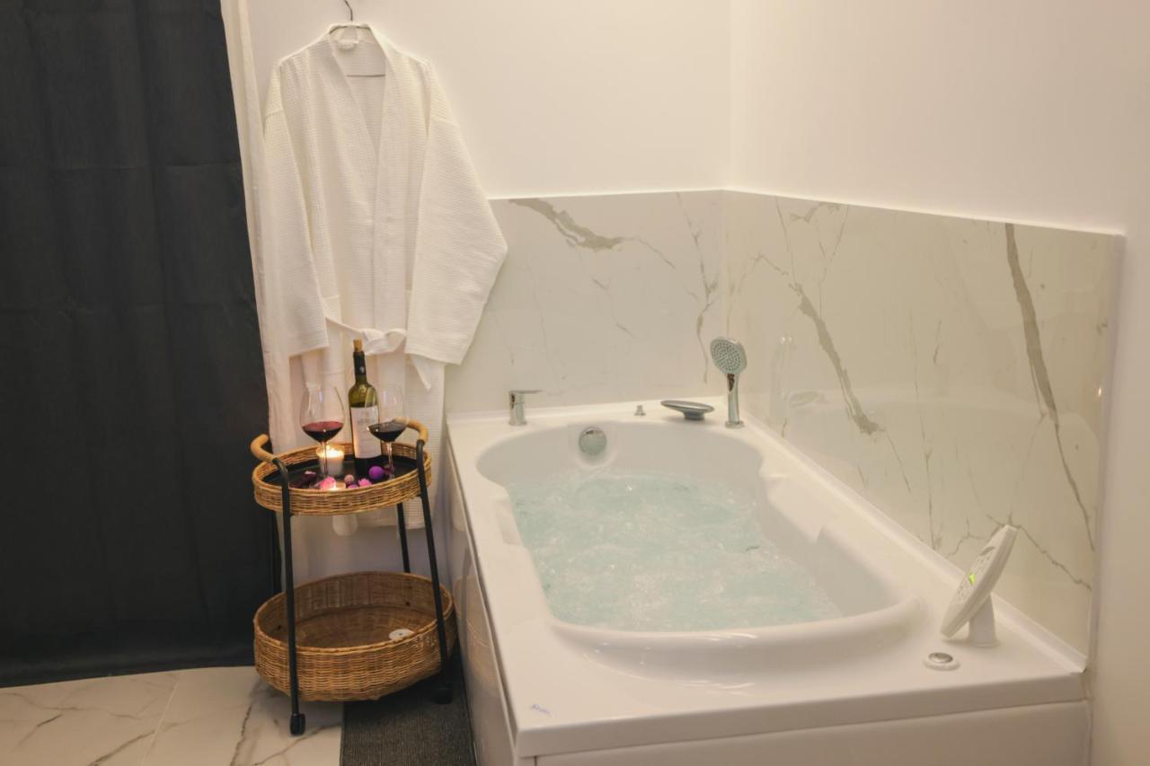 Apollo 2 Bd Jacuzzi Suite アテネ エクステリア 写真